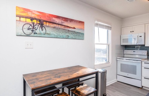 Yaupon Beach Condo | Terry-lar: Oceanfront multiplex with convenient beach access in East Beach