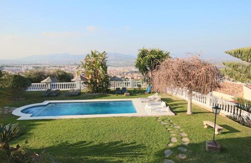 Alhaurin de la Torre Villa | TESS Villa Fleury