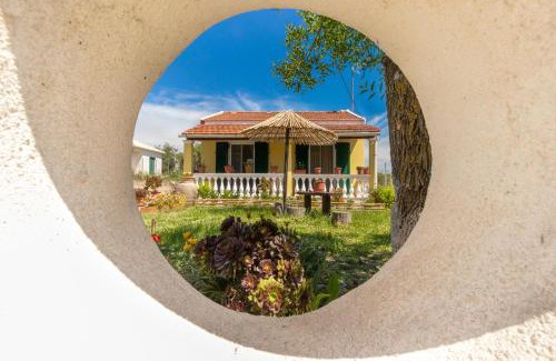 Melikia House | Teta's Holiday Home
