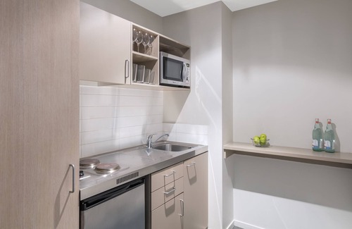 Auckland Central Business District Apartment | Tetra Serviced Apartments By Castle