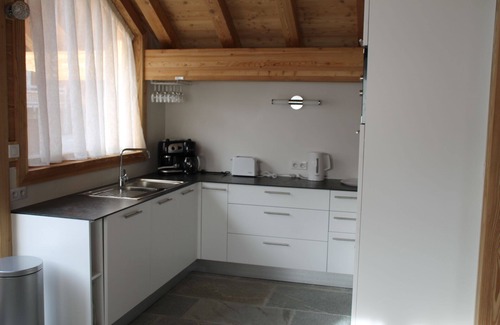 Les Claux Ski Chalet | TETRAS I Chalet de Prestige Vars 2000, sleeps 12 (8 adults/4 children)