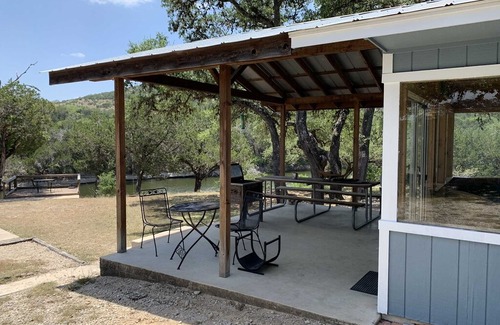 Tarpley House | Texan Cabin - Yellow Rose Ranch