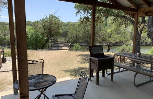 Tarpley House | Texan Cabin - Yellow Rose Ranch