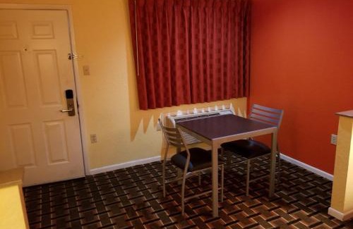 Houston Hotel | Texan Inn & Suites