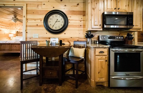 Hochatown Cabin | Texas Kind of Way - Hot Tub, Sleeping Loft, Pool Table, Free Firewood!