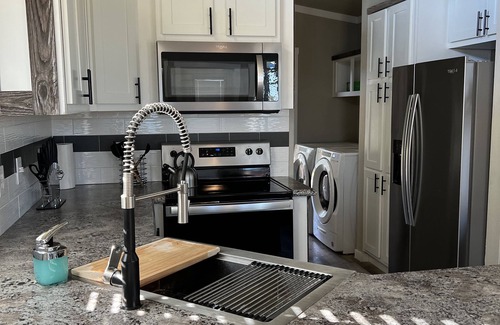 Gordonville House | Texoma Getaway - Tiny House on a Cannabis Farm