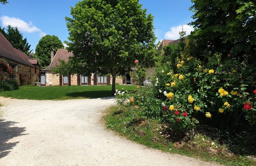 Rouffignac-Saint-Cernin-de-Reilhac House | (Text automatically translated) House furnished character the character ancienneMaison