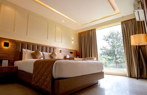 Yercaud Resort | TGI STAR Holidays Yercaud