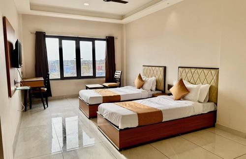 Mundra Hotel | TGR Hotel