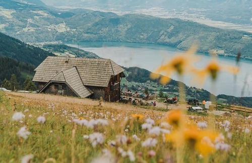 Millstatt Cabin | Thörl - DZ mit Nordfenster und Almblick - Alexanderhütte