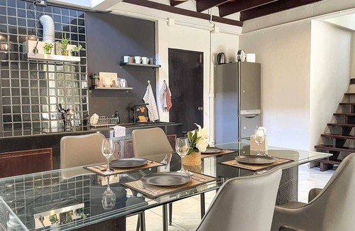 Su Thep House | Bohemian Artist Home near University & Nimman