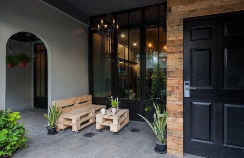 Phra Borom Maha Ratchawang Apartment | Standard Double Room BKK