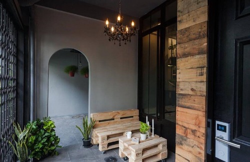 Phra Borom Maha Ratchawang Apartment | Standard Double Room BKK