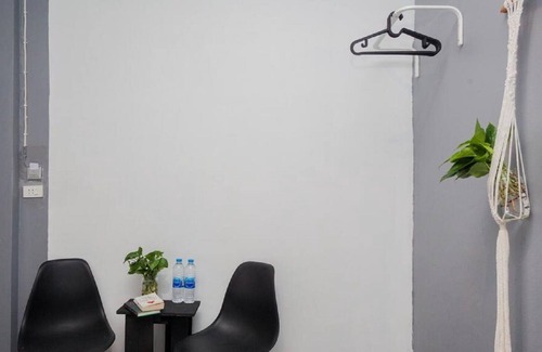 Phra Borom Maha Ratchawang Hotel | Boho Double Room near Khao San road