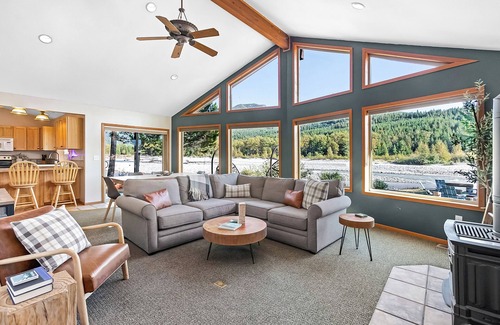 Packwood Cabin | Th River House- Riverfront cabin with hot tub, fire pit and gazebo- New Owner