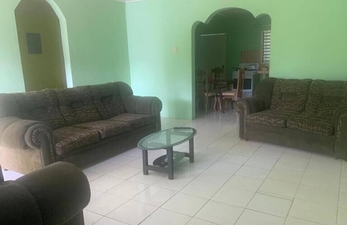 Port Antonio House | Tha Lagoon Spot