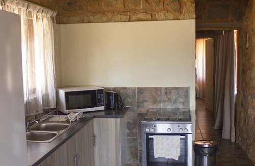 Beestekraal Cabin | Thabaledi Game Lodge