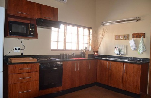Beestekraal Cabin | Thabaledi Game Lodge