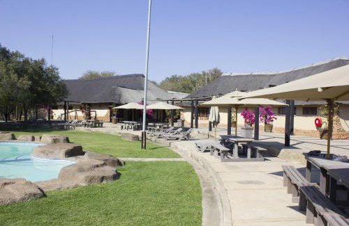 Madibeng Cabin | Thabaledi Game Lodge