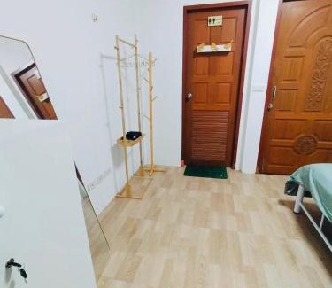 Chaweng City Center Apartment | Thai Aroma room