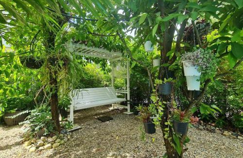 Nong Chom Villa | Thai Modern Villa with Salt Pool & Greenery Garden