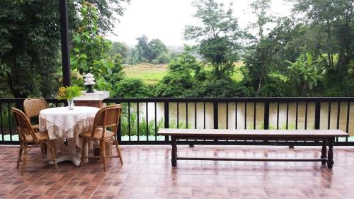 Mae Pong Villa | Thai River House