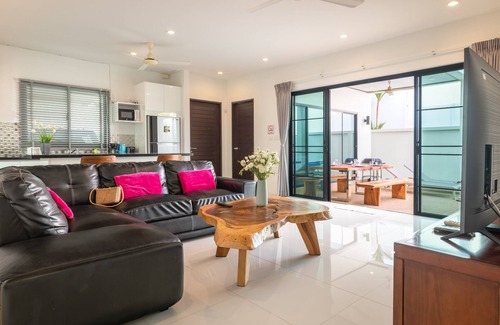 Rawai Villa | Thai-Themed 3BR Boutique Villa by Intira