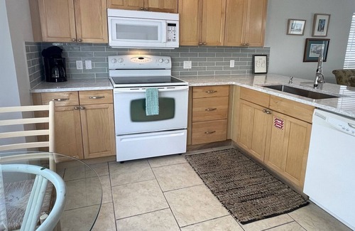 Old Town House | Thalia`s Retreat at Duval Square- 2 bedroom 2.5 bath with shared rooftop pool