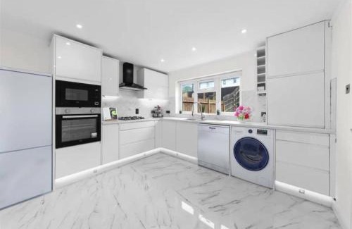 Five Oak Green House | Thames Lodge