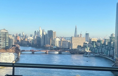 Nine Elms Apartment | Thames Riverside luxury new Apartment Nine Elm centre London Zone 1