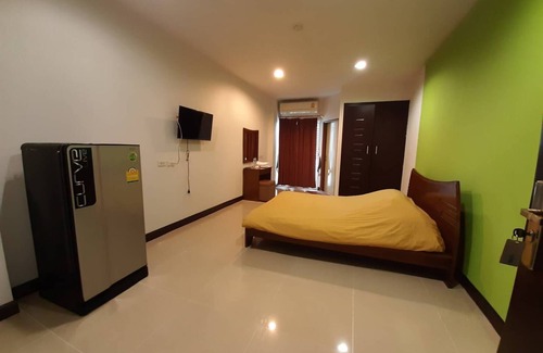 Phan Thong Hotel | Thanarom Place