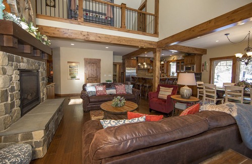 Cle Elum House | Thanksgiving open! Suncadia, Sleeps 12 3Baths, Hot Tub, Pets OK, Bikes, Fire Pit
