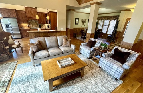 Sugar Mountain House | Thanksgiving wk open! The Trinity-Sugar Mtn-5 BR's, Hot Tub, Game rm, fireplace+