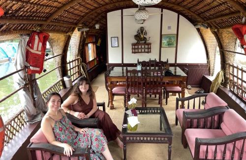 Mullakkal Boat Rental | Thara's Houseboat