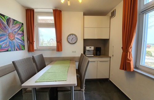 Stolpe auf Usedom Apartment | Thatched roof, 2 floors, 82m², private terrace, WiFi, 6 people, 2 bedrooms, large bathroom,