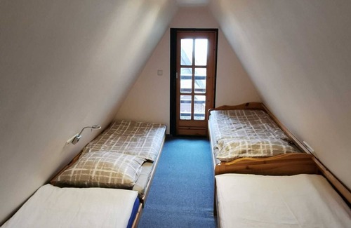 Alt Reddevitz House | Thatched roof holiday homes in a romantic dream location - House 3