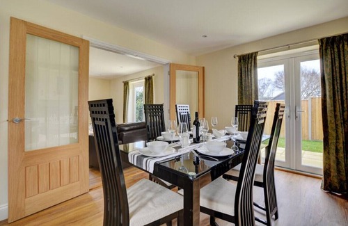 Salhouse House | Thatcher's Rest - Three Bedroom House, Sleeps 6