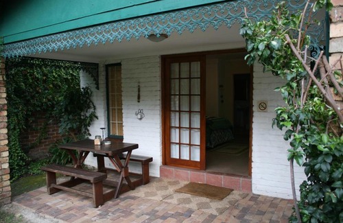Emalahleni House | Thatchers Guest House