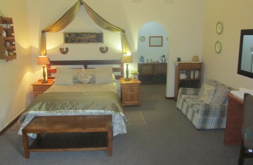 Emalahleni House | Thatchers Guest House