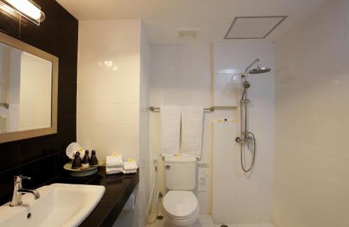 Karon Hotel | Thavorn Palm Beach Resort Phuket