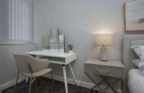 Blackpool Town Center Apartment | The 1878 by STAMP SA