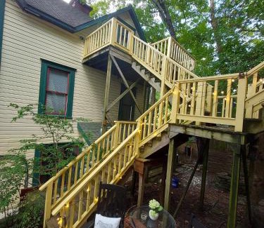 Eureka Springs Historic District Bed & Breakfast | The 1883 Peabody House Bed & Breakfast