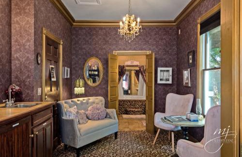 Eureka Springs Historic District Bed & Breakfast | The 1883 Peabody House Bed & Breakfast