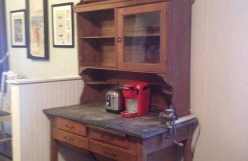Seward Apartment | The 1905 Government. cable Office: Historic Charm, views, location Downtown