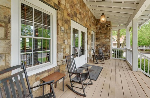 Toccoa Hotel | The 19th Hole Inn, Suite 2 at Currahee Club on Lake Hartwell
