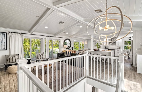 Anna Maria House | The 19th Hole | Luxury AMI Beach Home - Private Pool & Spa, 7 Hole Putting Green!