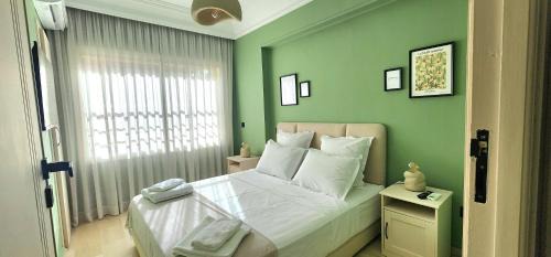 Casablanca Apartment | The 23 Princesses by IB Signature - Stylish 2 Bedroom Apt with Wifi, Self check-in - 24 x7 Security - City View - Walk to Cafes! City Centre