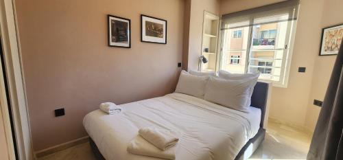 Casablanca Apartment | The 23 Princesses by IB Signature - Stylish 2 Bedroom Apt with Wifi, Self check-in - 24 x7 Security - City View - Walk to Cafes! City Centre