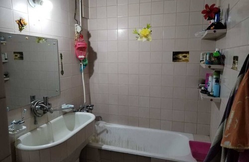 Tbilisi City Centre Apartment | The 4-room cozy apartment in the suburbs