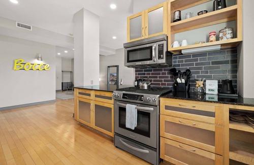 Fayetteville Condo | The 411 - Condo on Dickson St - Walk to UofA